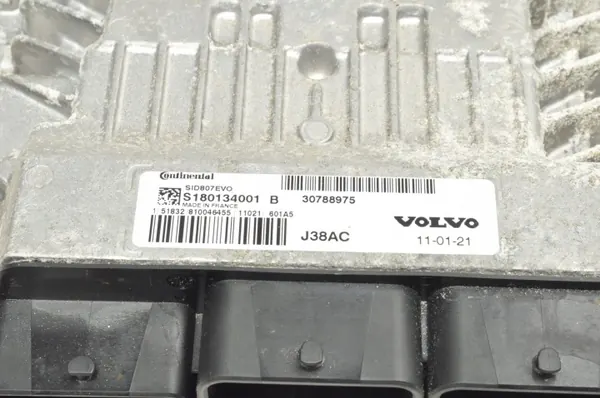 Computadora Motor Volvo OE 30788975 - Usado image 3