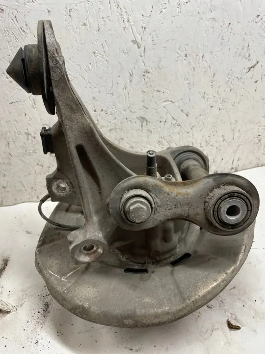 OEM 6770984 Takaosanavara BMW X6 E71:lle image 5