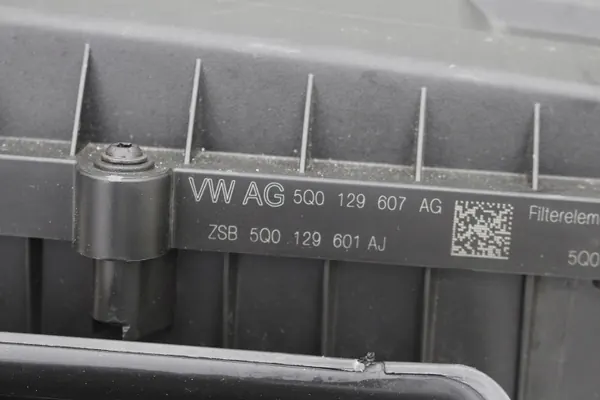 Begagnat VW luftfilter OEM 5Q0129607AG 5Q0129601AJ image 3