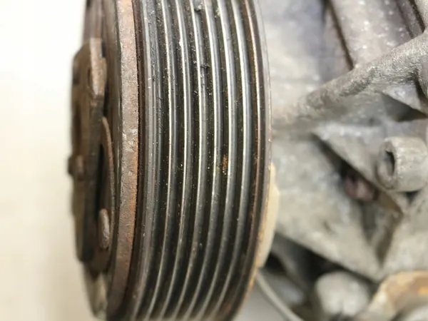 Compressore aria condizionata Nissan OE 92600CJ70A image 2