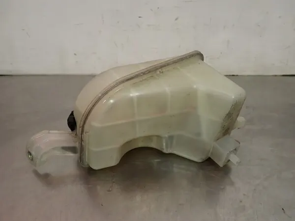 Erweiterungstank Toyota Corolla E15 image 5