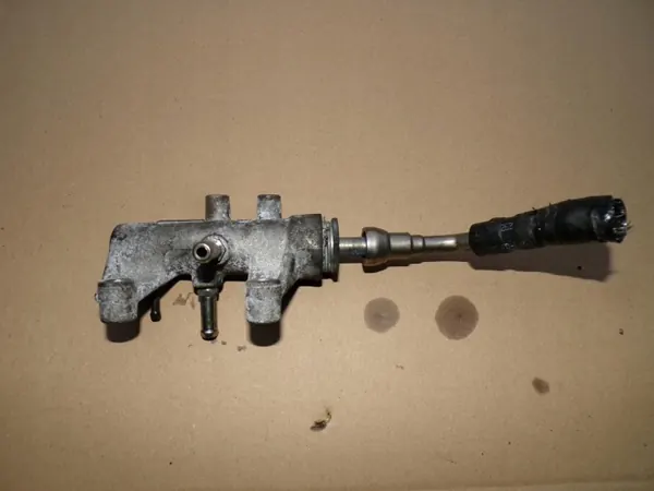 Régulateur pression carburant OEM 55203803 Opel Zafira B image 2