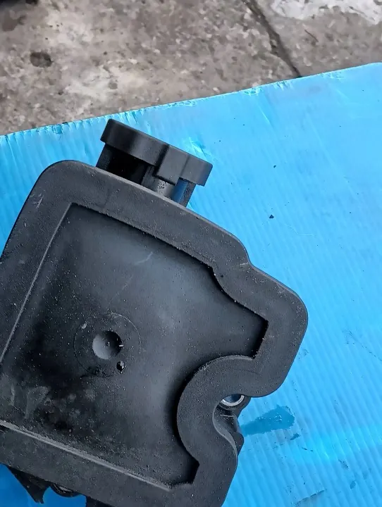 Réservoir direction assistée Mercedes W211 OEM 7691462126 image 3