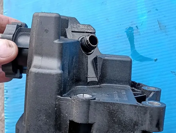 Réservoir direction assistée Mercedes W211 OEM 7691462126 image 4