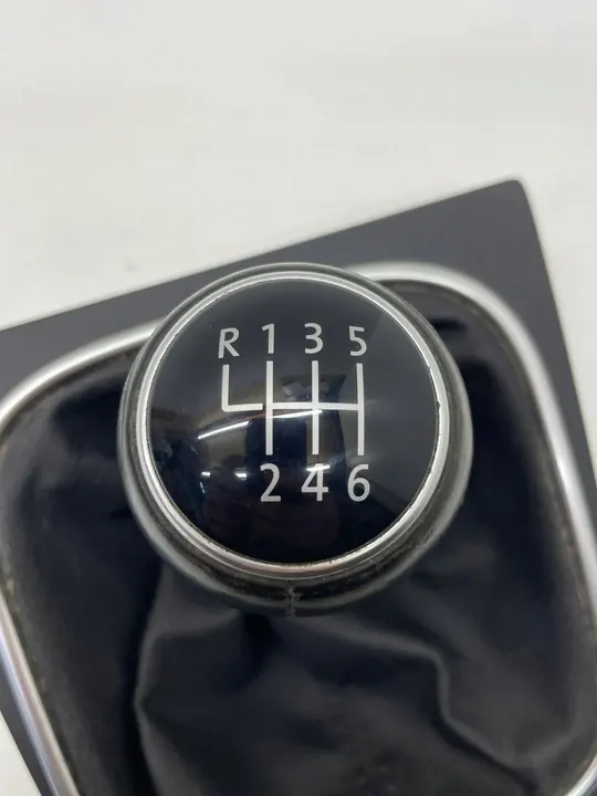 Volkswagen Golf V 2007 Versnellingspook / Boven image 2