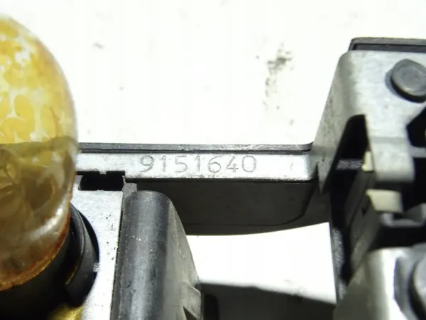 Conector lámpara trasera Volvo V70 I OEM 9151640 image 3