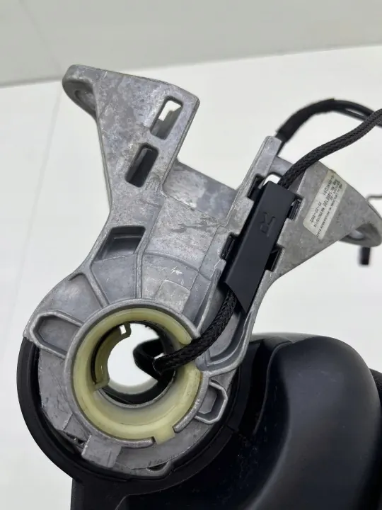 F55 middenconsole armsteunheffing - Gebruikt OEM-onderdeel image 6
