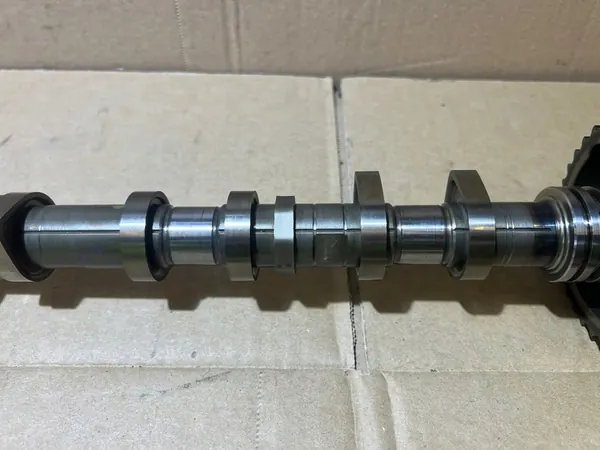 KIA SPORTAGE III 1.6 GDI Utsläppskamaxel 24370-2B610 image 3