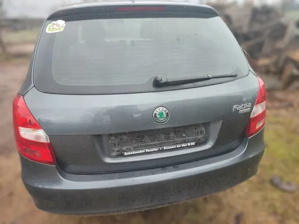 Kit Arrière Skoda Fabia II OEM 9153 - Hayon Pare-chocs image 2