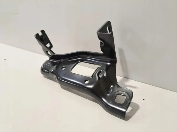 BMW M8 framsätes bältesfäste OEM 7449411 image 3