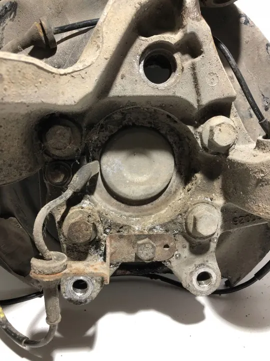Buje rueda trasera Volvo V70 OEM 920062 - Usado image 5