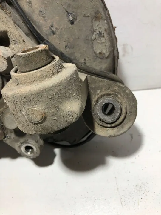 Buje rueda trasera Volvo V70 OEM 920062 - Usado image 6