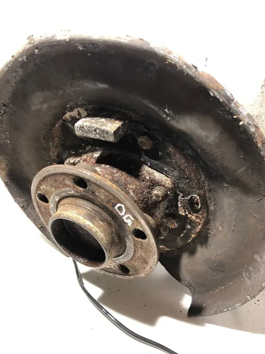 Buje rueda trasera Volvo V70 OEM 920062 - Usado image 9