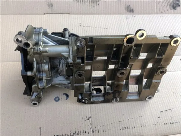 Pompe à huile BMW OEM 7798014 pour Série 1 E87 2.0D image 5