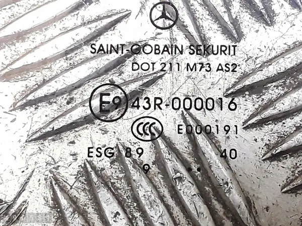 Mercedes Vito deur ruit OEM e943r000016 - Gebruikt image 3
