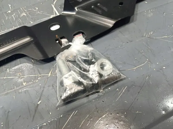 ISOFIX Opel Mokka II B OEM 24766/Wrakowisko image 5