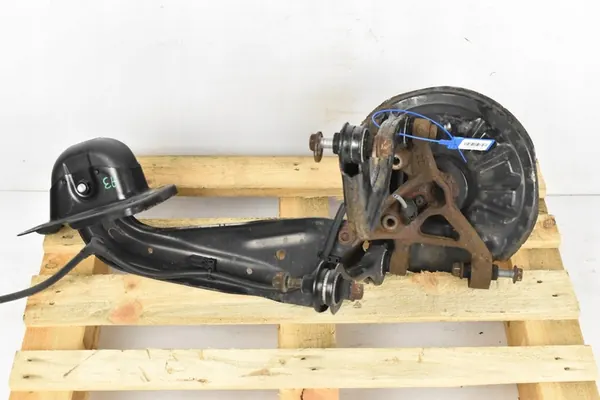 Mozzo posteriore destro 5Q0505436F Audi A3 8V Golf VII image 2