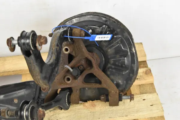 Mozzo posteriore destro 5Q0505436F Audi A3 8V Golf VII image 3