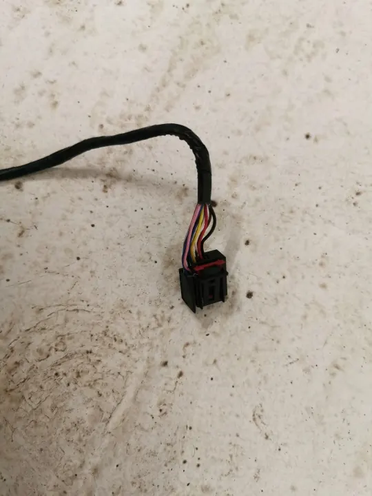 OEM 8R1857409A vasen peili Audi Q5:lle - 10-piikkinen image 3