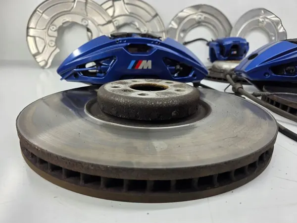 BMW X7 G07 2021 Remschijf & -zuiger set OEM 6887555 image 3