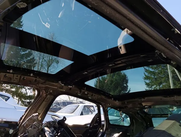 Toit Ouvrant Vitré Citroen DS5 2013 OEM AMD74806 image 3