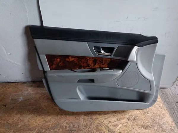 OEM BKU1371 Etuoven Vasen Verhoilu Jaguar XF 2007-2015 image 2