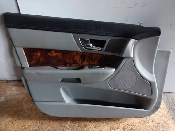 OEM BKU1371 Etuoven Vasen Verhoilu Jaguar XF 2007-2015 image 3
