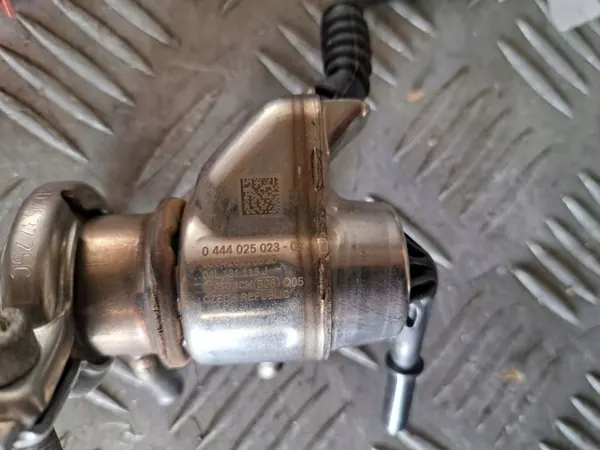 Inyector Audi OEM 04L131113J usado para A6 C7 2.0 TDI image 3