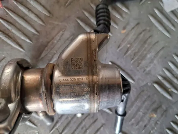 Inyector Audi OEM 04L131113J usado para A6 C7 2.0 TDI image 4