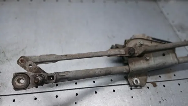 Tuulilasinpyyhkijän mekanismi Audi A6 C5 2.5 TDI image 8