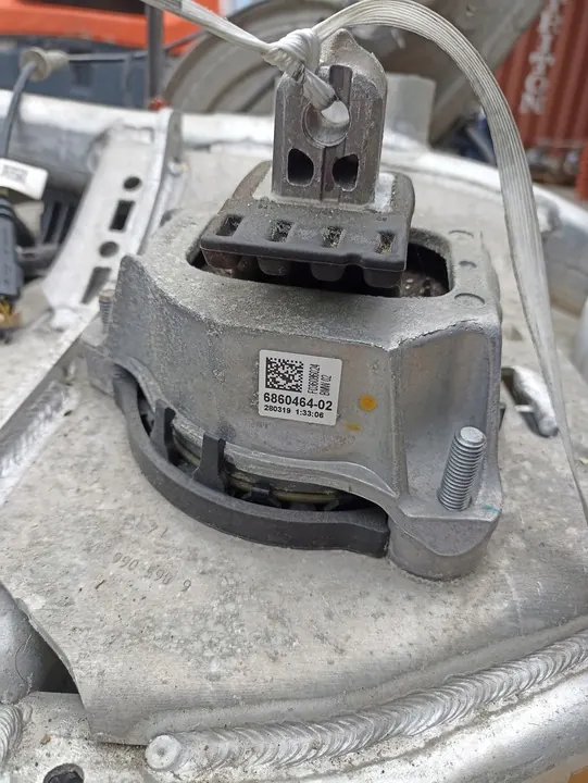 Supporto Motore Destro BMW G30 G11 G14 B58 6860464 image 3