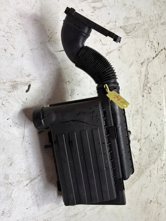 VW AUDI Luftfilterhus 04E129611G OEM image 3