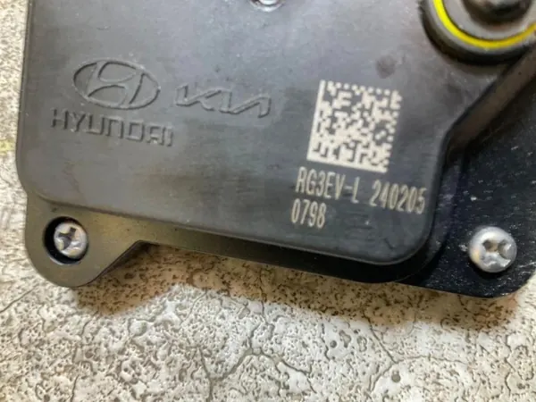 Motor de compuerta Hyundai usado OEM RG3EVL240205 image 5