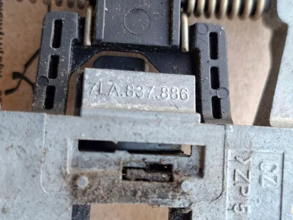 VW T6.1 ovenkahvan kiinnike oikea OEM t6.1 P.P.1 image 5
