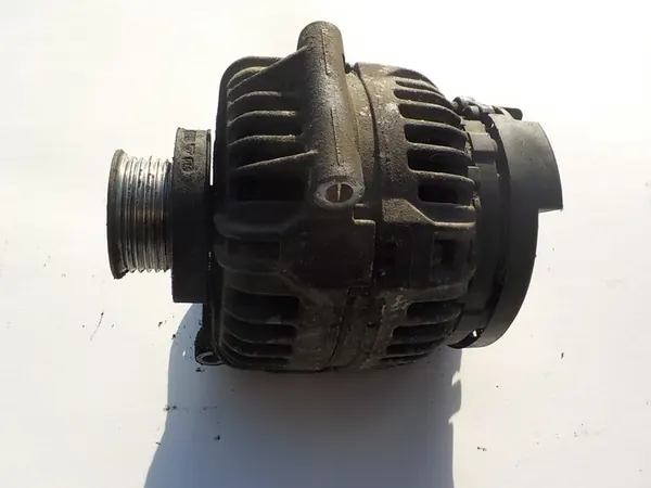 Vaihtovirtageneraattori Dacia Logan I 1.4 16V OE 8200438148 image 4