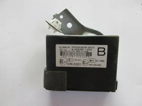 Module d'immobilisation Toyota 89780-05070 pour Avensis T27 image 2