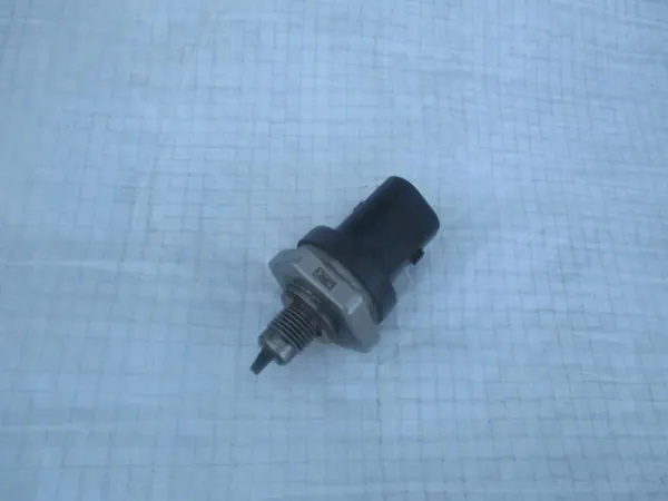 Sensor de pressão de óleo OEM 0261230341 Mazda 2.2D image 2