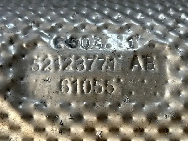 Jeep Cherokee 2020 Protetor térmico tubo de escape OEM 52123771AB image 4