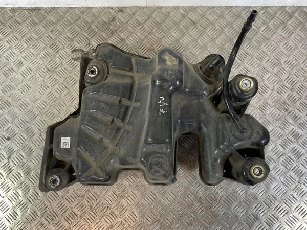 Tanque AdBlue Nissan OEM 204117FV0D - Usado image 2