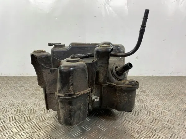 Tanque AdBlue Nissan OEM 204117FV0D - Usado image 8