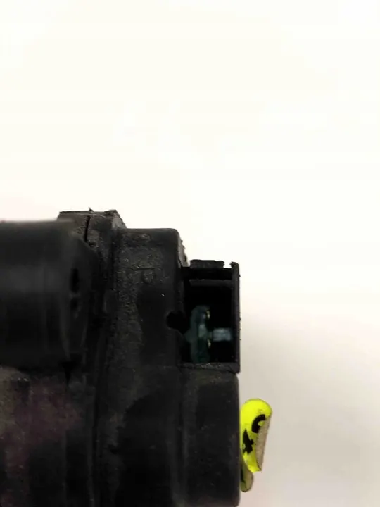 Audi A3 Polttoainesäiliön moottori 8V0862153B image 3