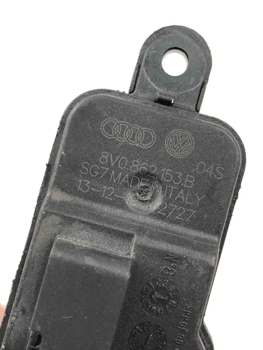 Audi A3 Polttoainesäiliön moottori 8V0862153B image 4