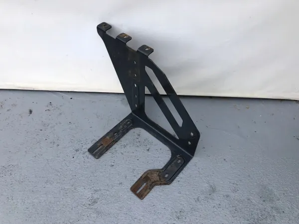 OEM 876ONN AdBlue-Tankhalterung für Iveco image 3
