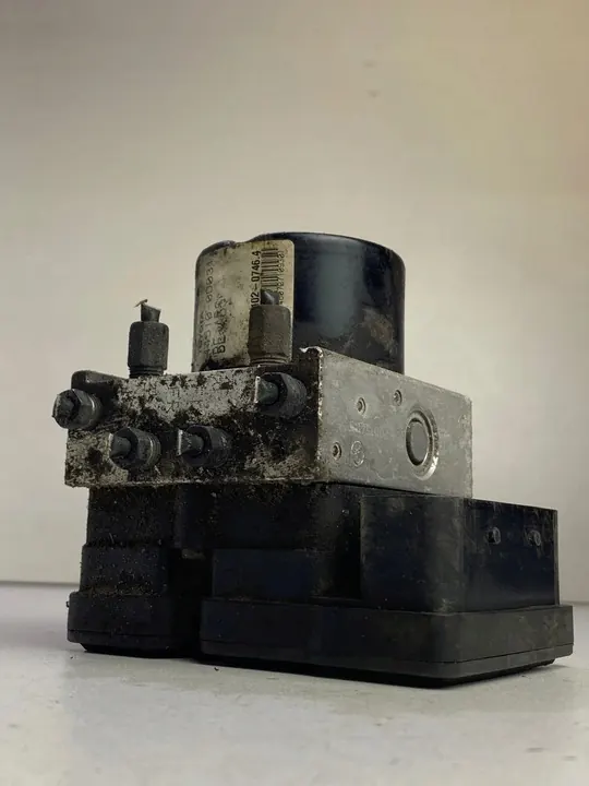 ABS-rempomp Toyota Yaris II image 2