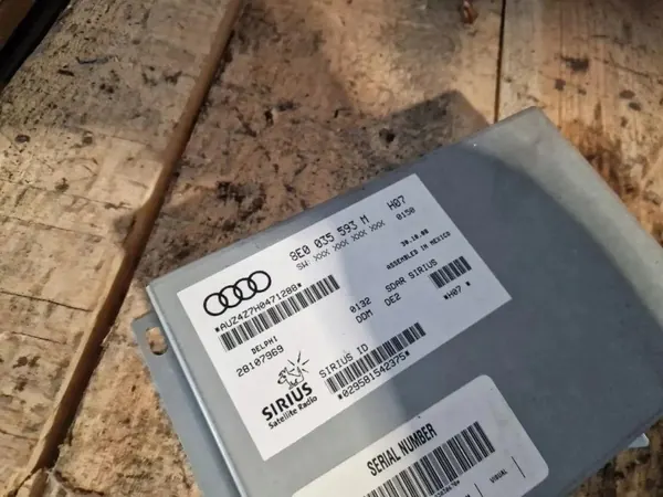 Módulo de Rádio Digital Audi OEM 8E0035593M image 3
