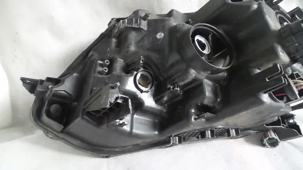 Oikea ajovalaisin sähkömoottorilla image 8