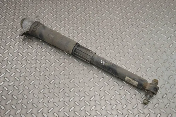 Amortizzatore posteriore sinistro VW PASSAT VARIANT B8 3Q0512011JG image 2