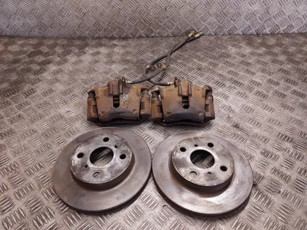 Bromsskivor + Belägg + Bromsok Fram Toyota Yaris image 2