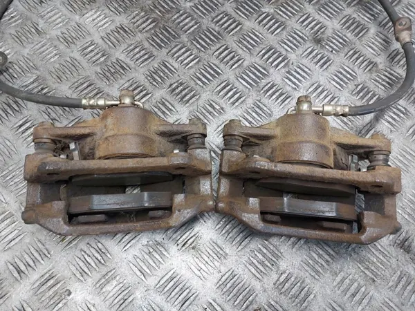 Bromsskivor + Belägg + Bromsok Fram Toyota Yaris image 7