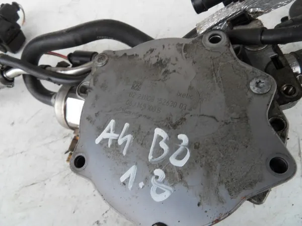 AUDI A4 B8 2007-2011 1.8 TFSI Kraftstoffpumpe OEM image 2